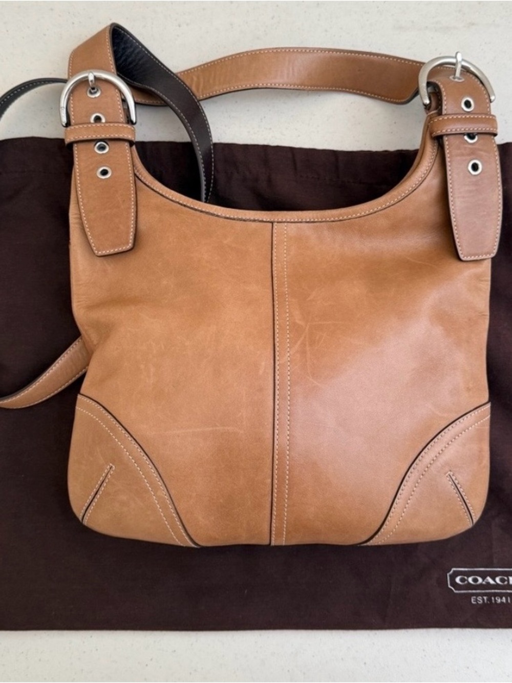 ❤️‍🔥SOLD❤️‍🔥Coach vintage Soho slim hippie Caramel Leather Shoulder Bag